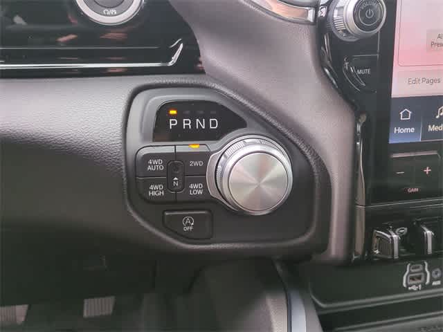 Thumbnail: 2025 RAM 1500 - 32