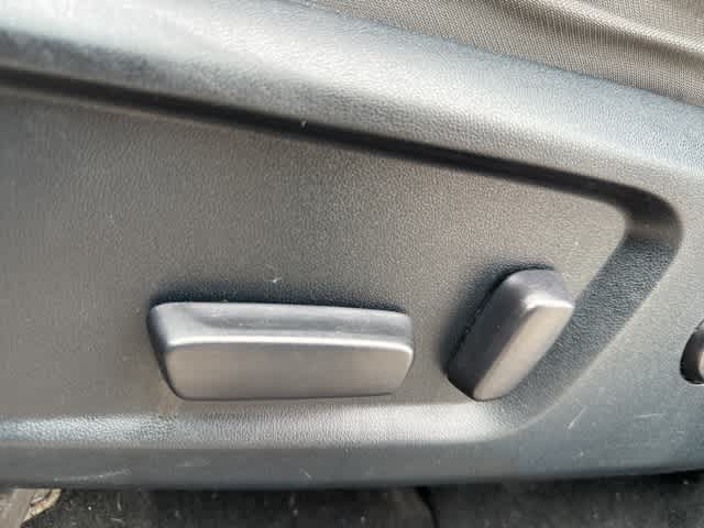 Thumbnail: 2017 Toyota Tundra - 11