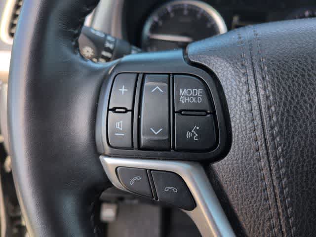 Thumbnail: 2019 Toyota Highlander - 24