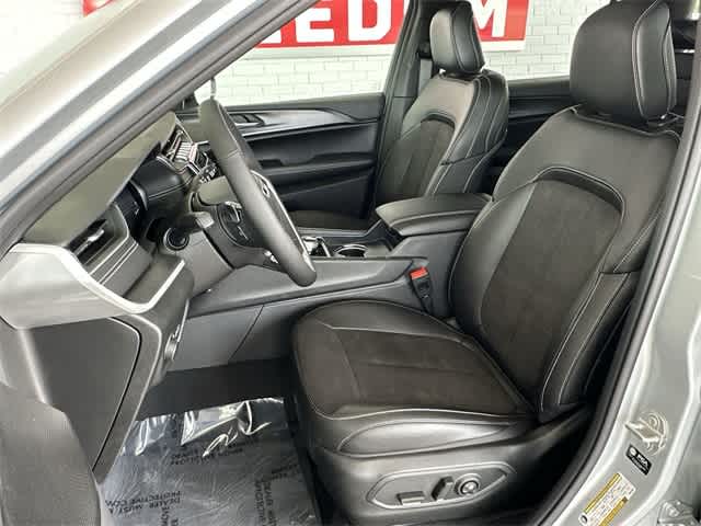 Thumbnail: 2023 Jeep Grand Cherokee L - 32