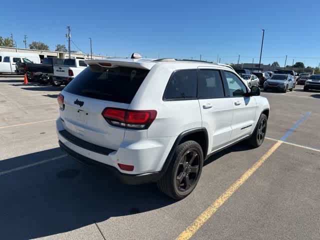 Thumbnail: 2020 Jeep Grand Cherokee - 16
