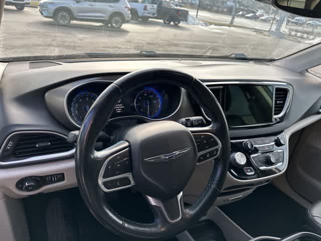 Thumbnail: 2021 Chrysler Pacifica - 5