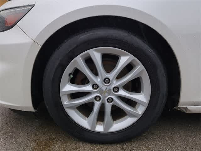 Thumbnail: 2017 Chevrolet Malibu - 14