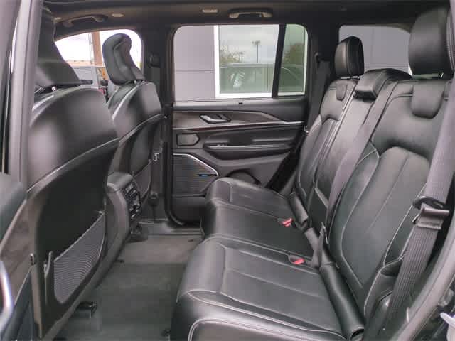 Thumbnail: 2022 Jeep Grand Cherokee - 21