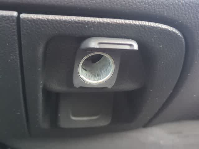 Thumbnail: 2016 Chevrolet Silverado 1500 - 31