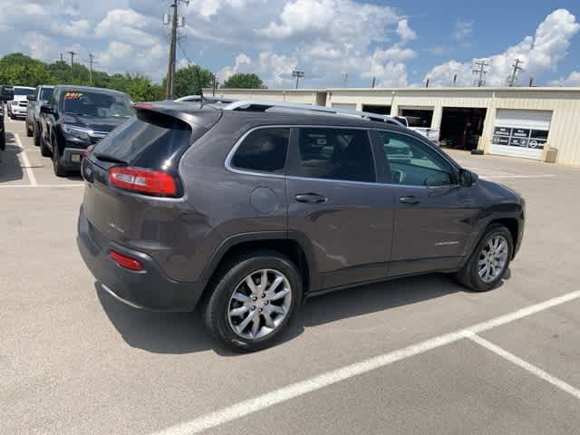 Thumbnail: 2018 Jeep Cherokee - 24