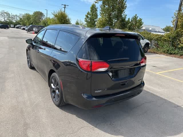 Thumbnail: 2018 Chrysler Pacifica - 18