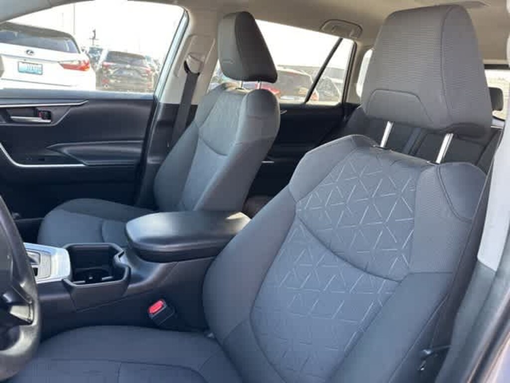 Used 2022 Toyota RAV4 XLE SUV