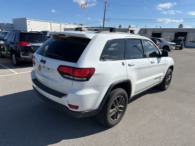 Thumbnail: 2016 Jeep Grand Cherokee - 17