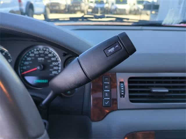 Thumbnail: 2008 Chevrolet Tahoe - 33
