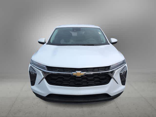 Thumbnail: 2025 Chevrolet Trax - 3
