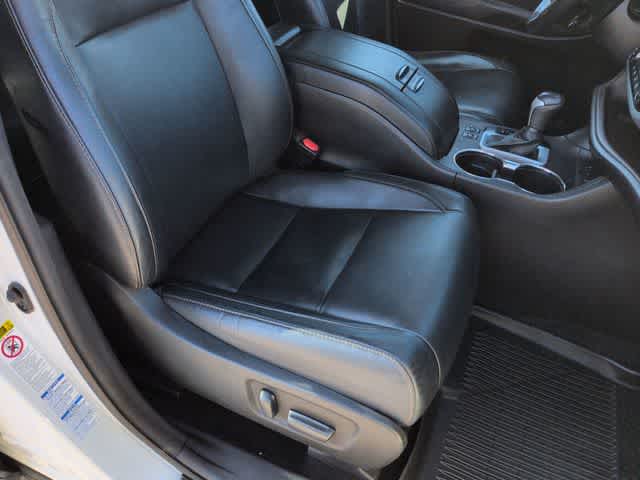 Thumbnail: 2017 Toyota Highlander - 23