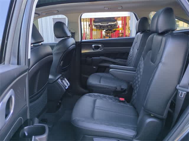 Thumbnail: 2022 Kia Sorento - 21