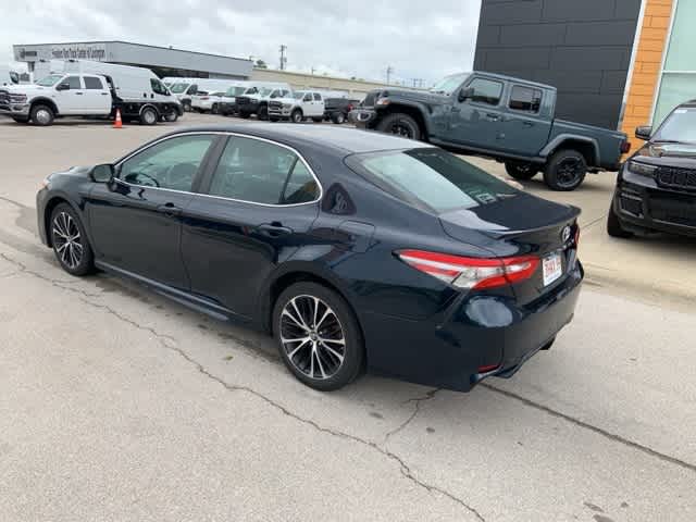 Thumbnail: 2018 Toyota Camry - 17