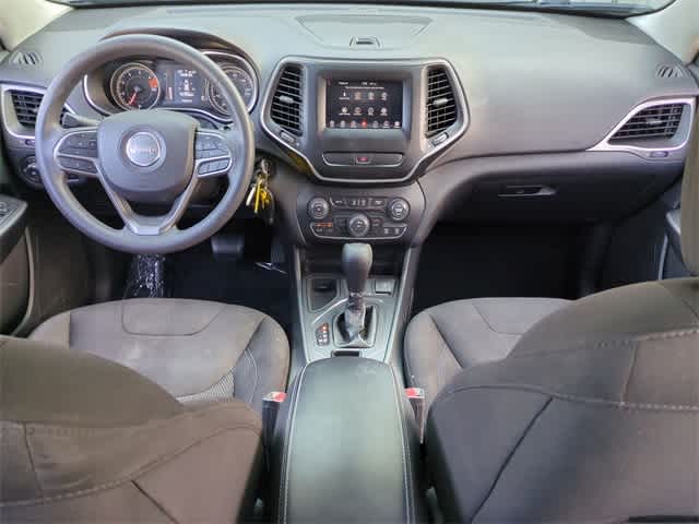 Thumbnail: 2019 Jeep Cherokee - 15