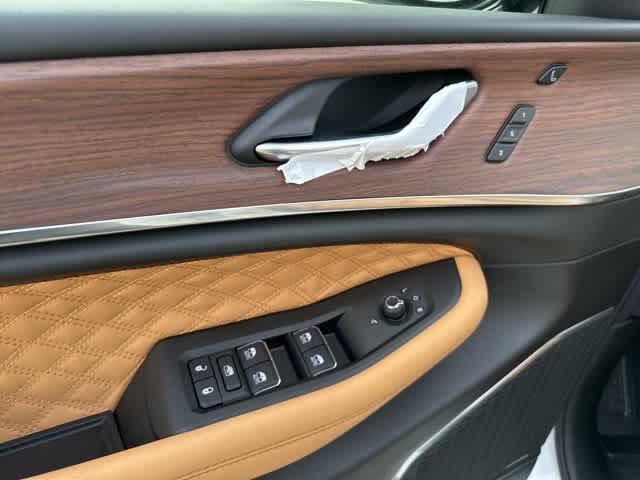 Thumbnail: 2025 Jeep Grand Cherokee - 8