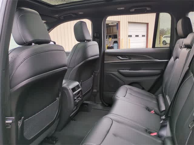 Thumbnail: 2025 Jeep Grand Cherokee - 19