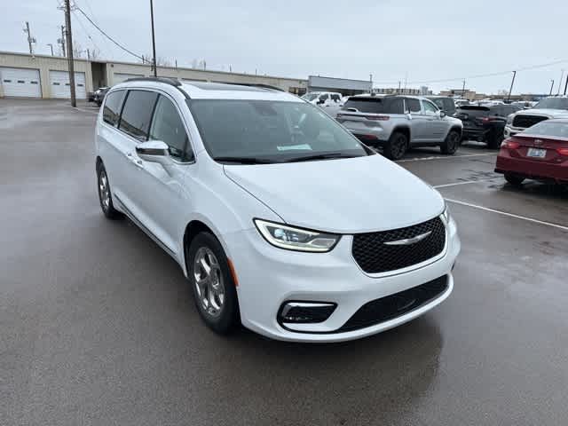 Thumbnail: 2022 Chrysler Pacifica - 27