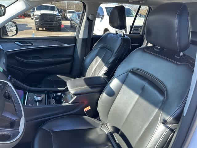 Thumbnail: 2023 Jeep Grand Cherokee - 3