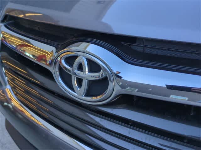 Thumbnail: 2016 Toyota Highlander - 12