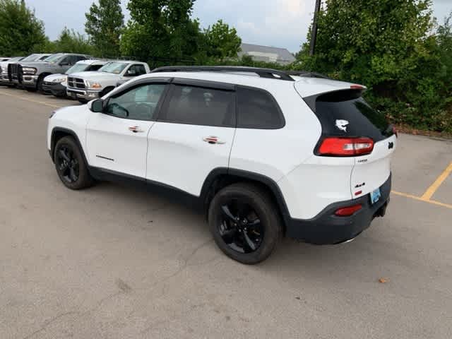 Thumbnail: 2018 Jeep Cherokee - 16