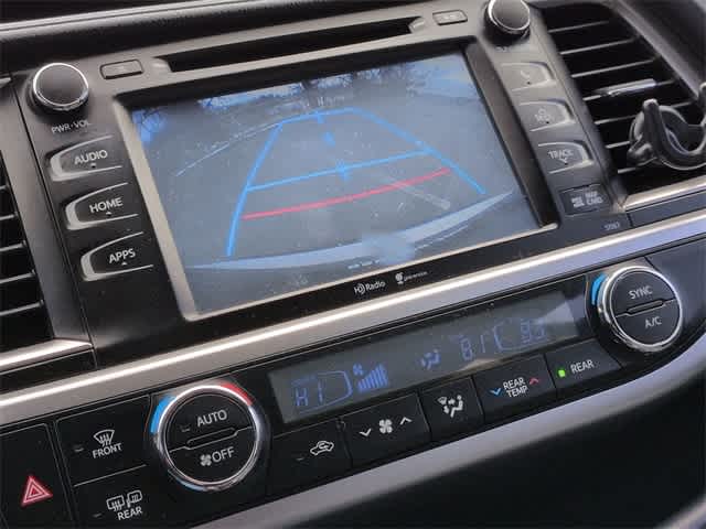 Thumbnail: 2014 Toyota Highlander - 32