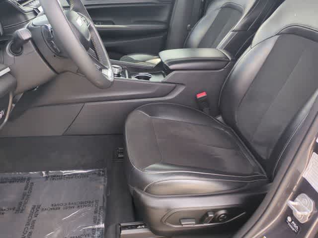 Thumbnail: 2024 Jeep Grand Cherokee L - 16