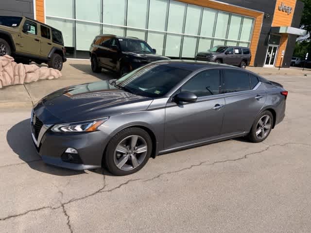 Thumbnail: 2019 Nissan Altima - 16