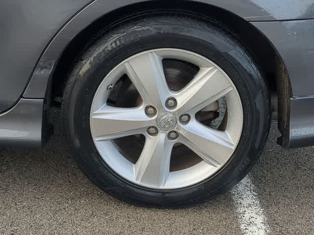 Thumbnail: 2011 Toyota Camry - 14