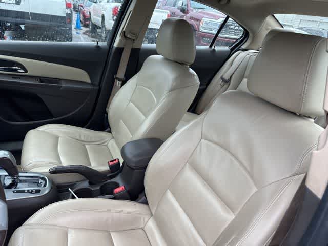 Thumbnail: 2016 Chevrolet Cruze - 3