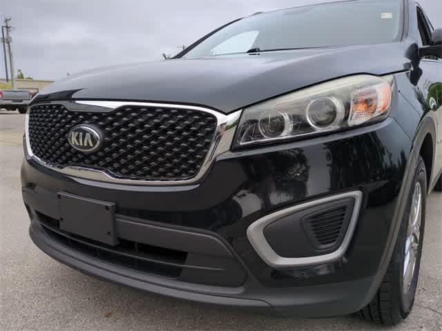 Thumbnail: 2016 Kia Sorento - 11
