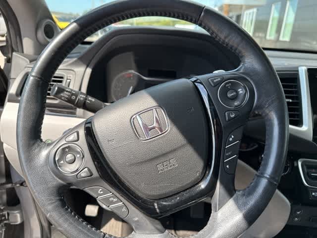 Thumbnail: 2017 Honda Pilot - 9