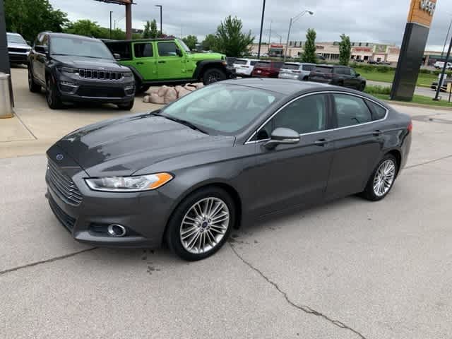 2015 Ford Fusion SE 13