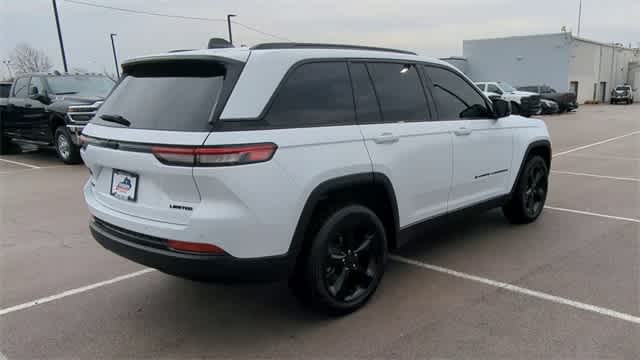 Thumbnail: 2025 Jeep Grand Cherokee - 8
