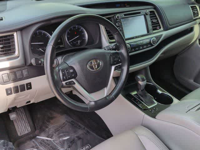 Thumbnail: 2018 Toyota Highlander - 10