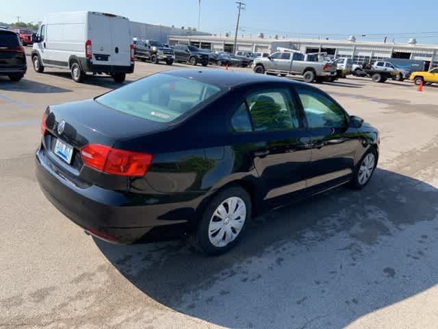 Thumbnail: 2011 Volkswagen Jetta - 17