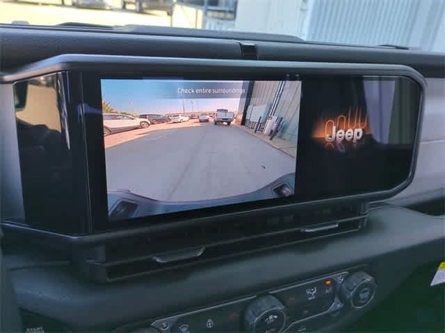 Thumbnail: 2025 Jeep Gladiator - 29