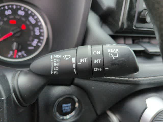 Thumbnail: 2021 Toyota RAV4 - 25