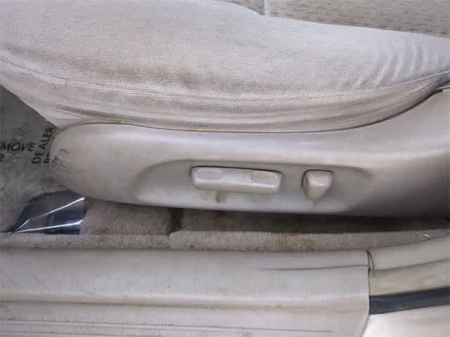 Thumbnail: 2002 Toyota Camry - 18