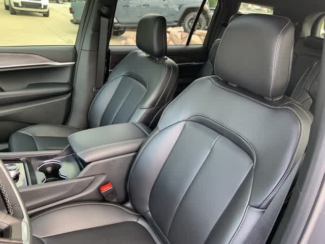Thumbnail: 2025 Jeep Grand Cherokee L - 4