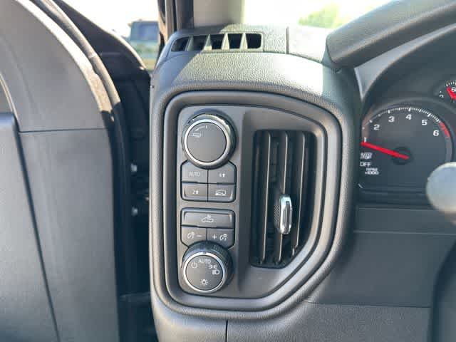 Thumbnail: 2020 Chevrolet Silverado 1500 - 11