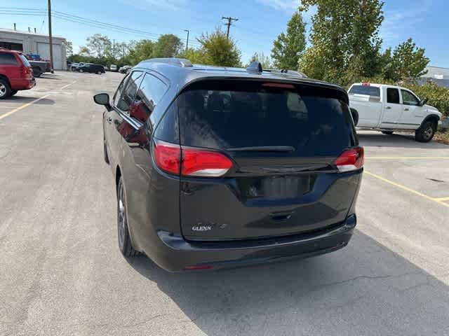 Thumbnail: 2018 Chrysler Pacifica - 19