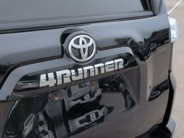 Thumbnail: 2015 Toyota 4Runner - 13