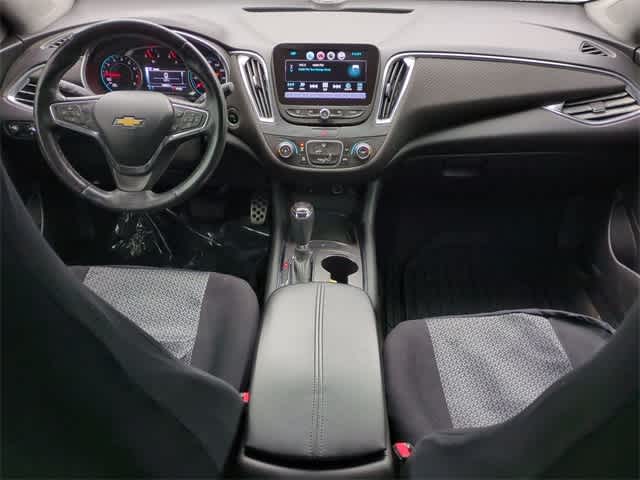 Thumbnail: 2017 Chevrolet Malibu - 16