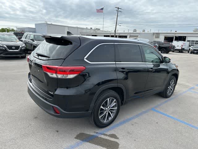 Thumbnail: 2018 Toyota Highlander - 22