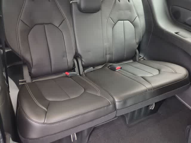 Thumbnail: 2026 Chrysler Pacifica - 38