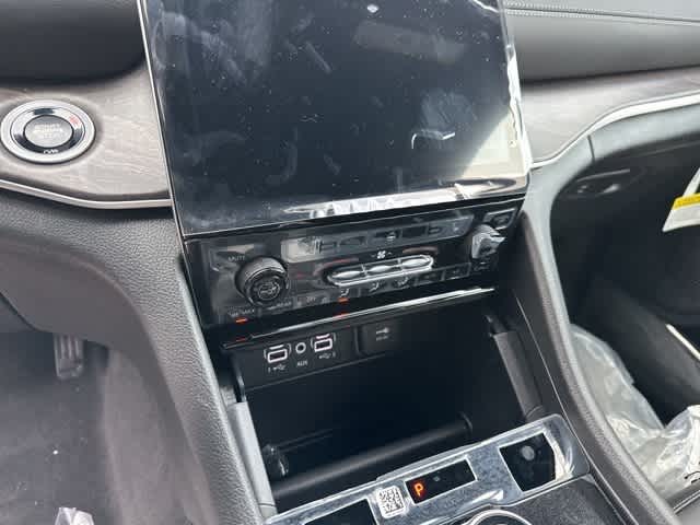 Thumbnail: 2025 Jeep Grand Cherokee - 8