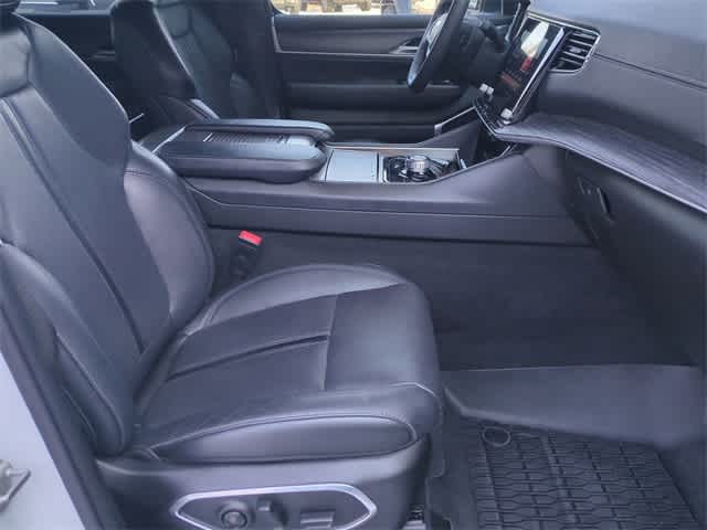 Thumbnail: 2024 Jeep Wagoneer - 22