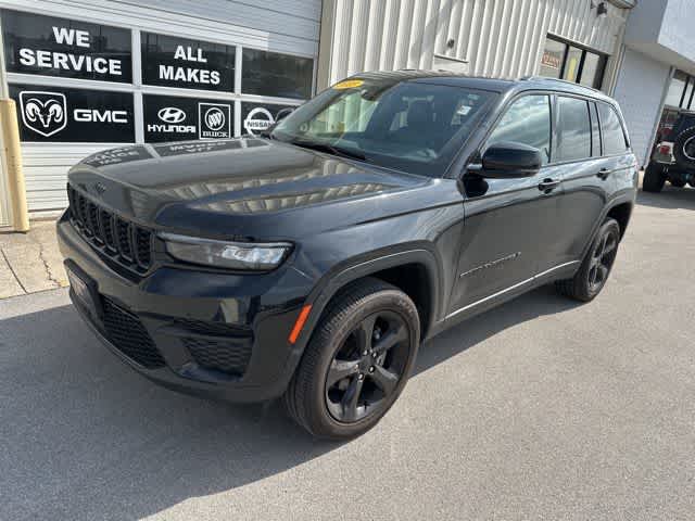 Thumbnail: 2023 Jeep Grand Cherokee - 2