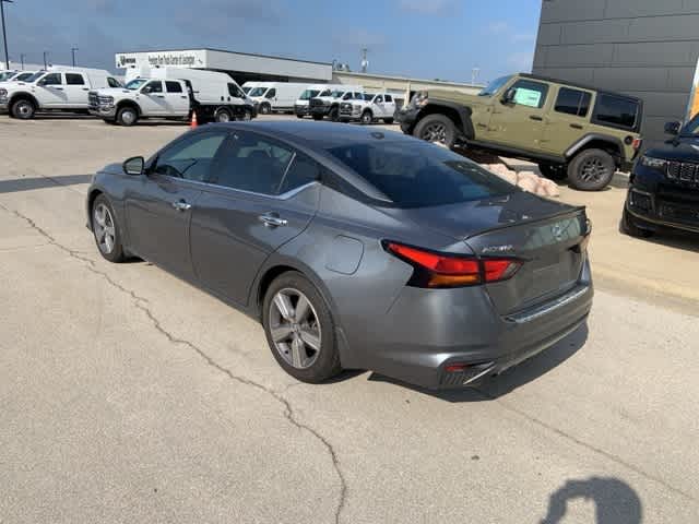 Thumbnail: 2019 Nissan Altima - 17